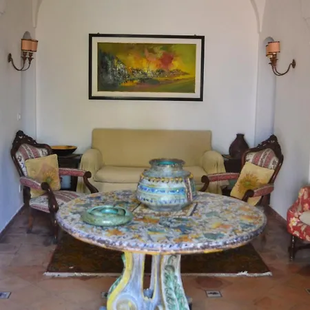 Villa Antique With An Enclosed Garden And Seaview *