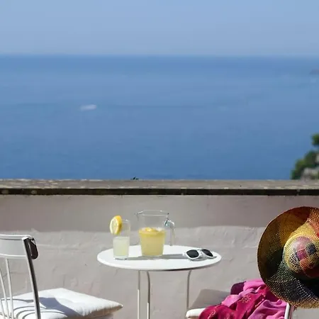 Villa Antique With An Enclosed Garden And Seaview Positano