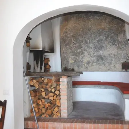 Antique With An Enclosed Garden And Seaview Positano