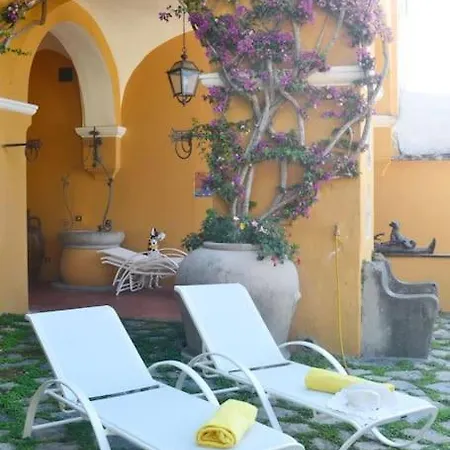 Antique With An Enclosed Garden And Seaview Villa Positano